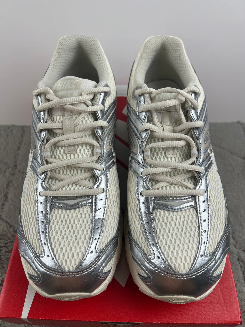 Nike air Max Moto 2K