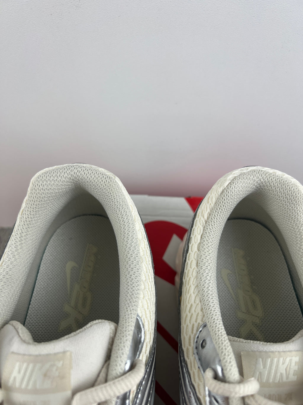 Nike air Max Moto 2K