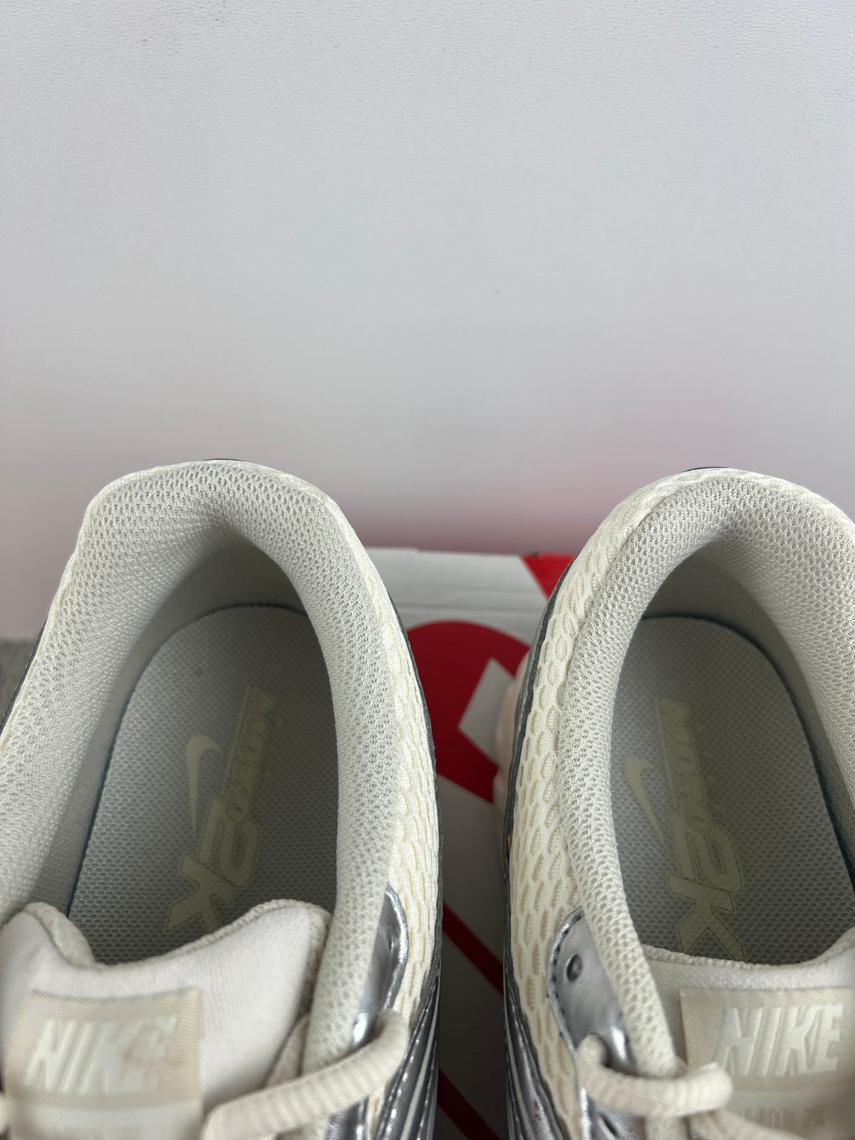 Nike air Max Moto 2K