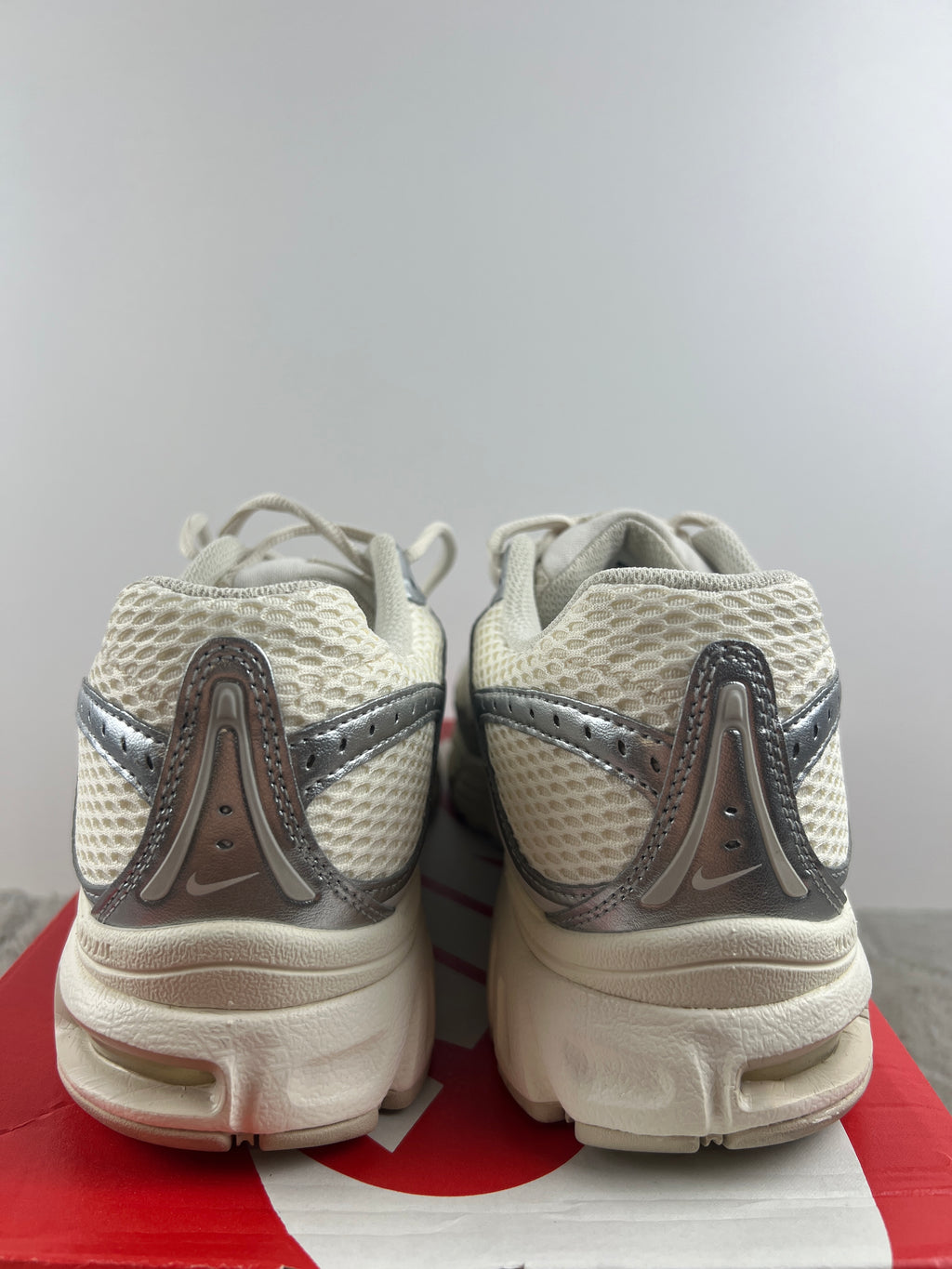 Nike air Max Moto 2K