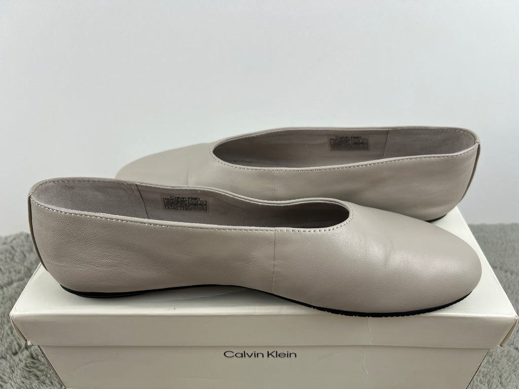Calvin Klein Round Ballerina Lth Hardware