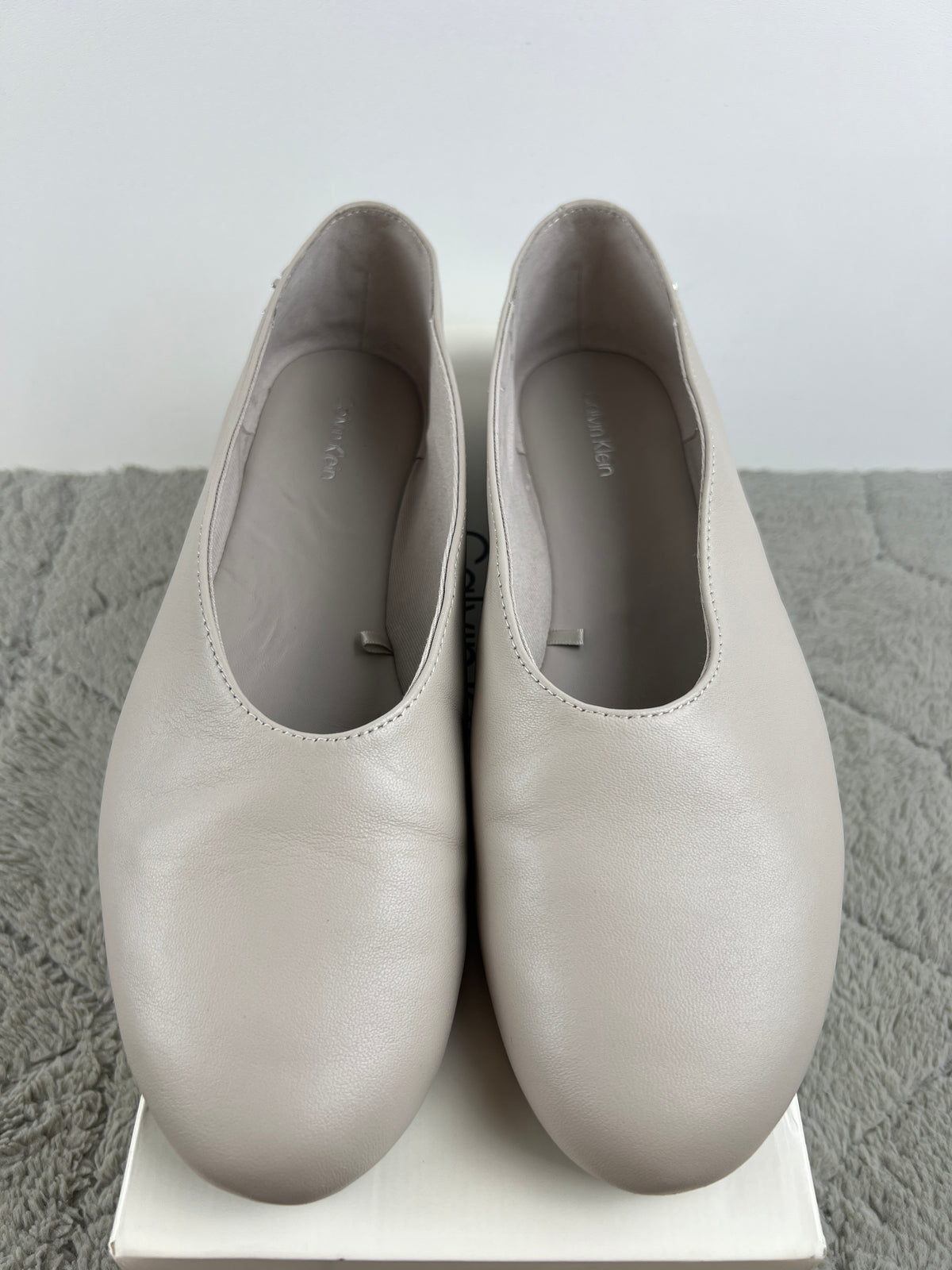 Calvin Klein Round Ballerina Lth Hardware