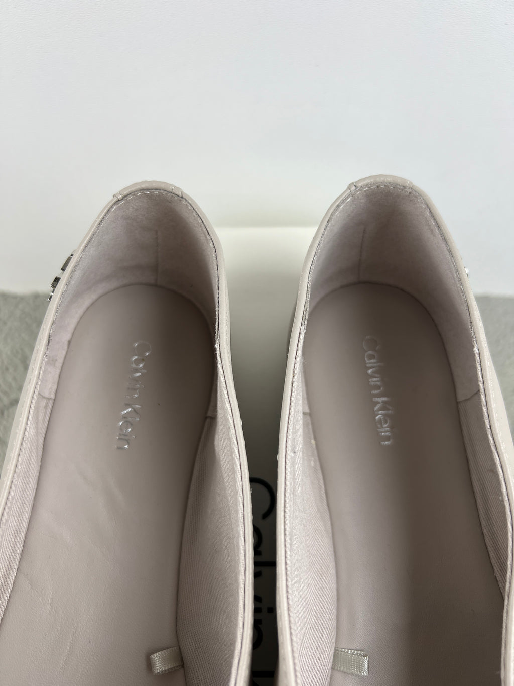 Calvin Klein Round Ballerina Lth Hardware