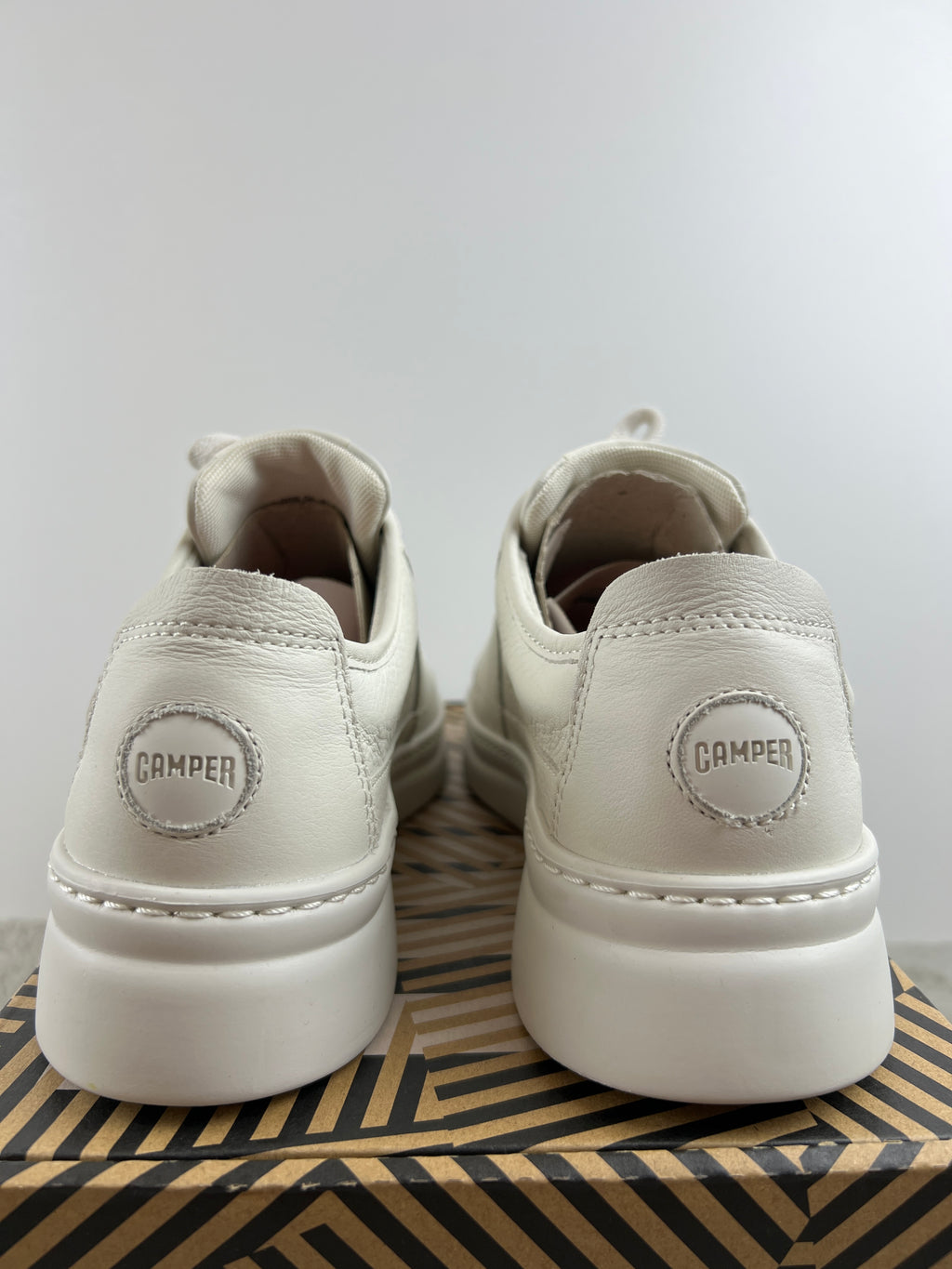 Camper TWS Twins