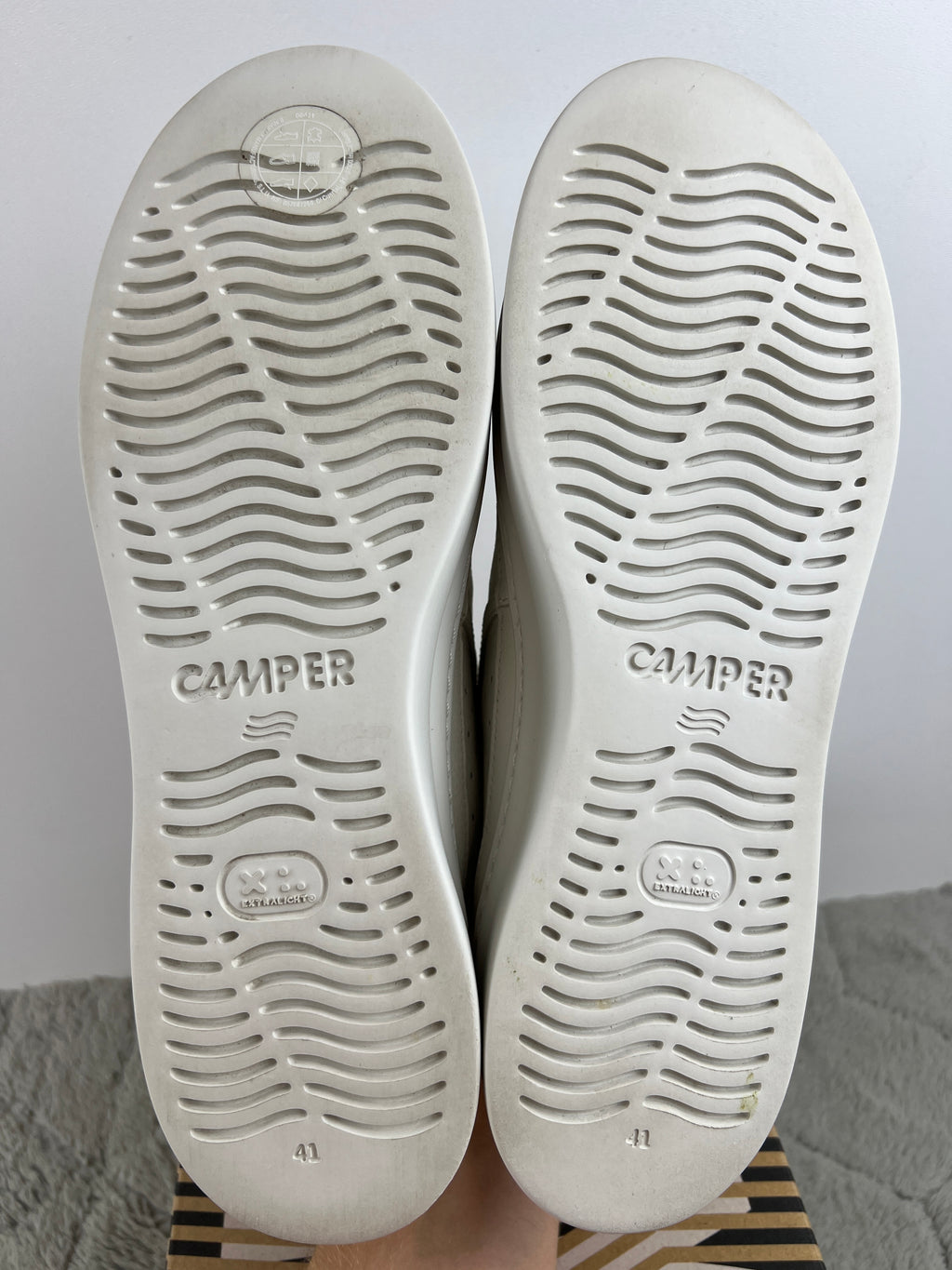 Camper TWS Twins