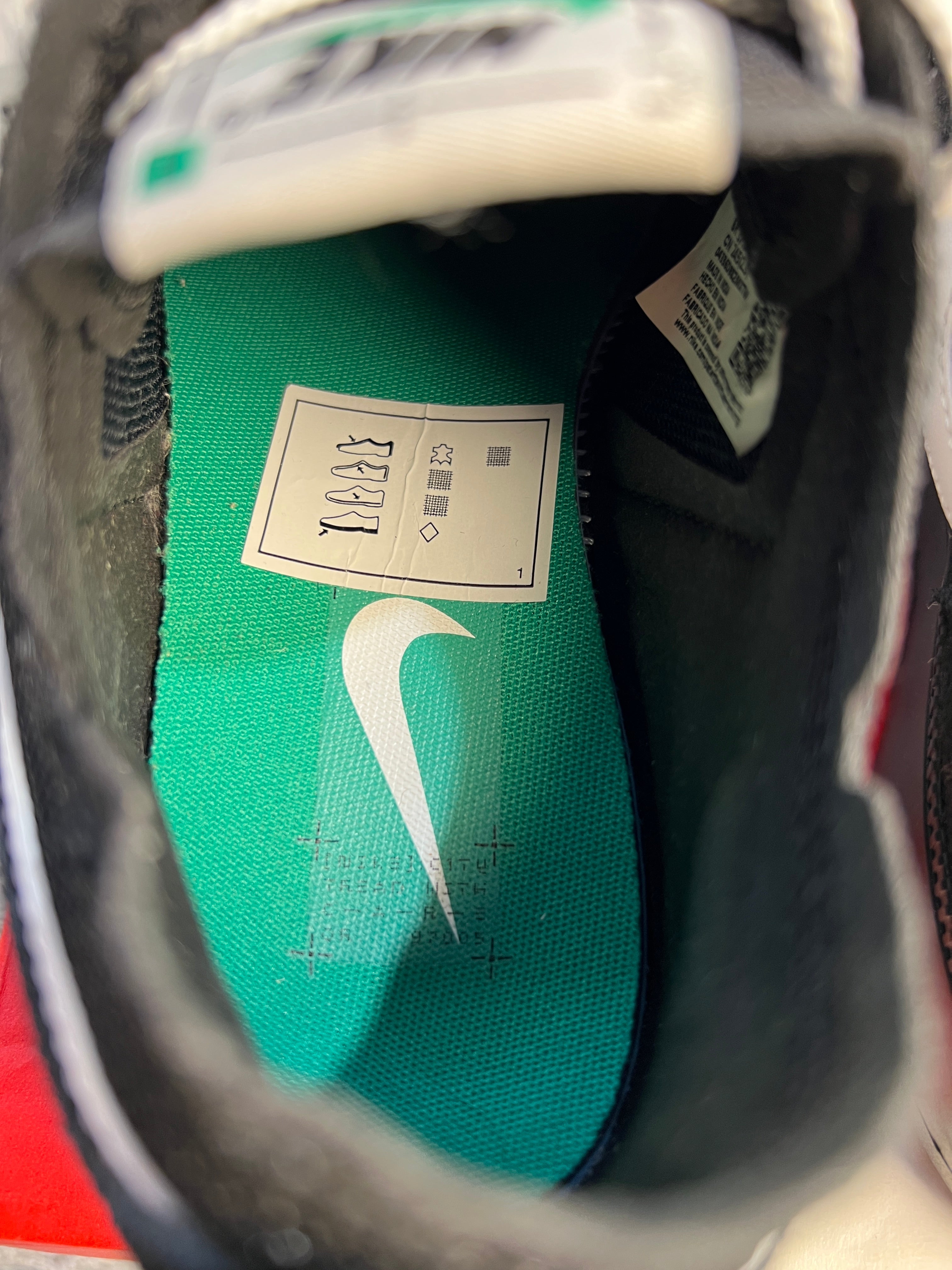 NIKE C1TY