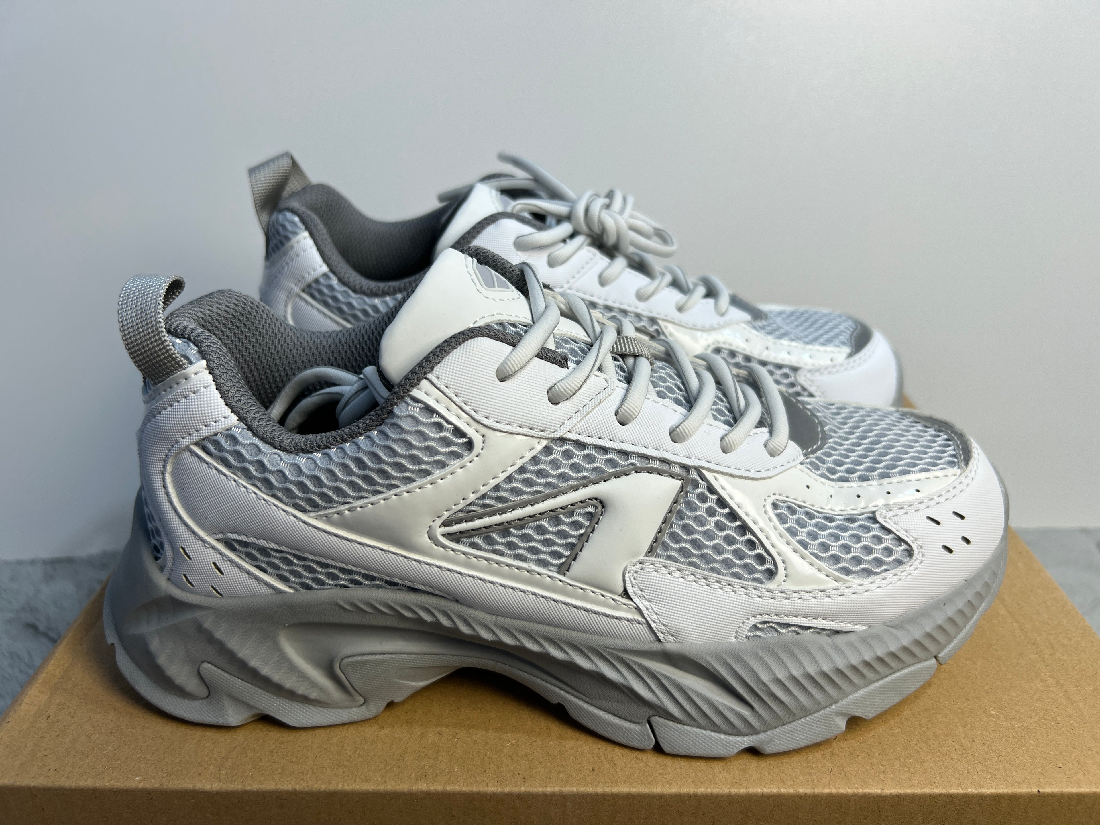 ARKK FORMA RUNNER