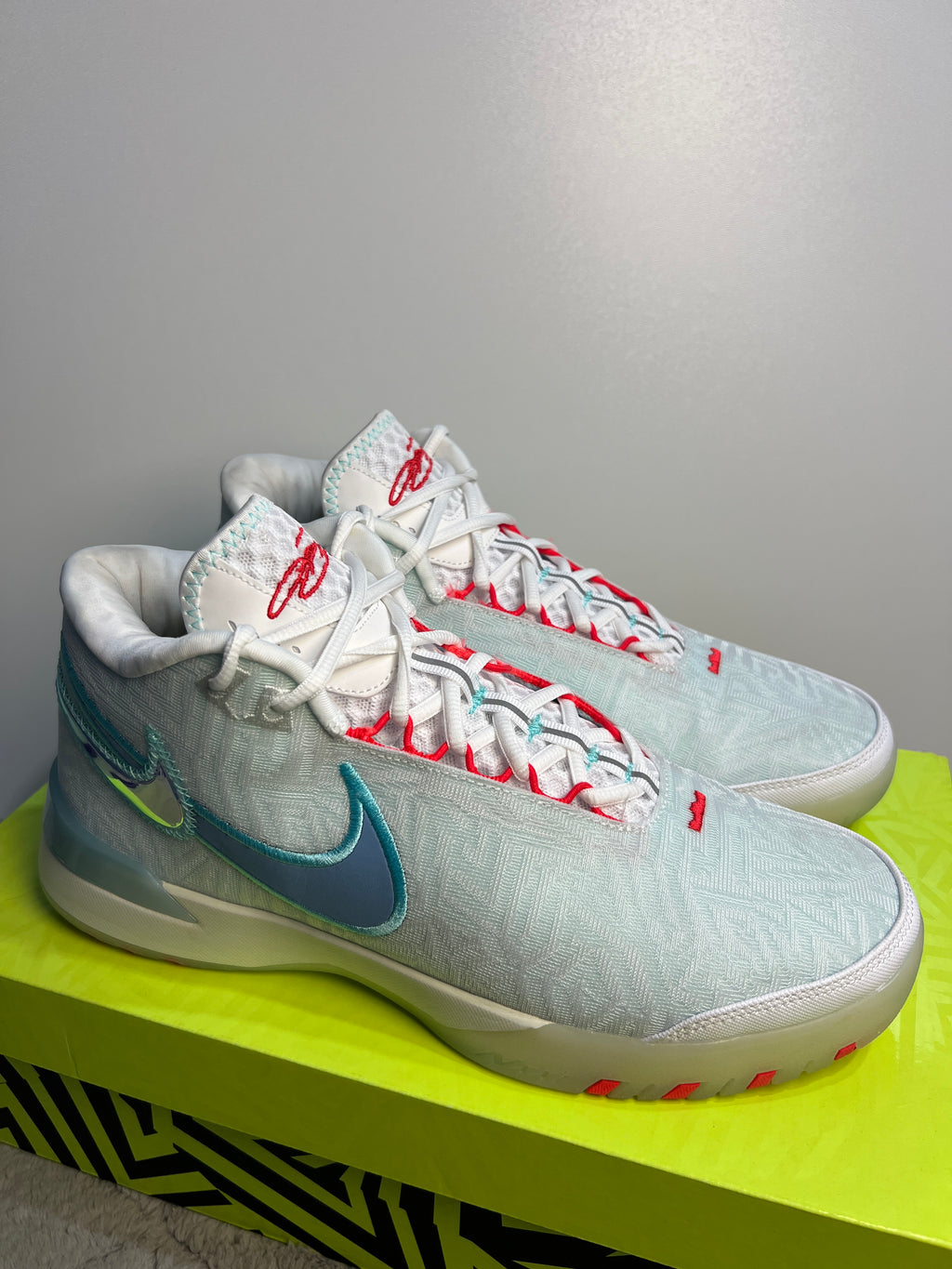 NIKE LBJ NXXT GENISUS