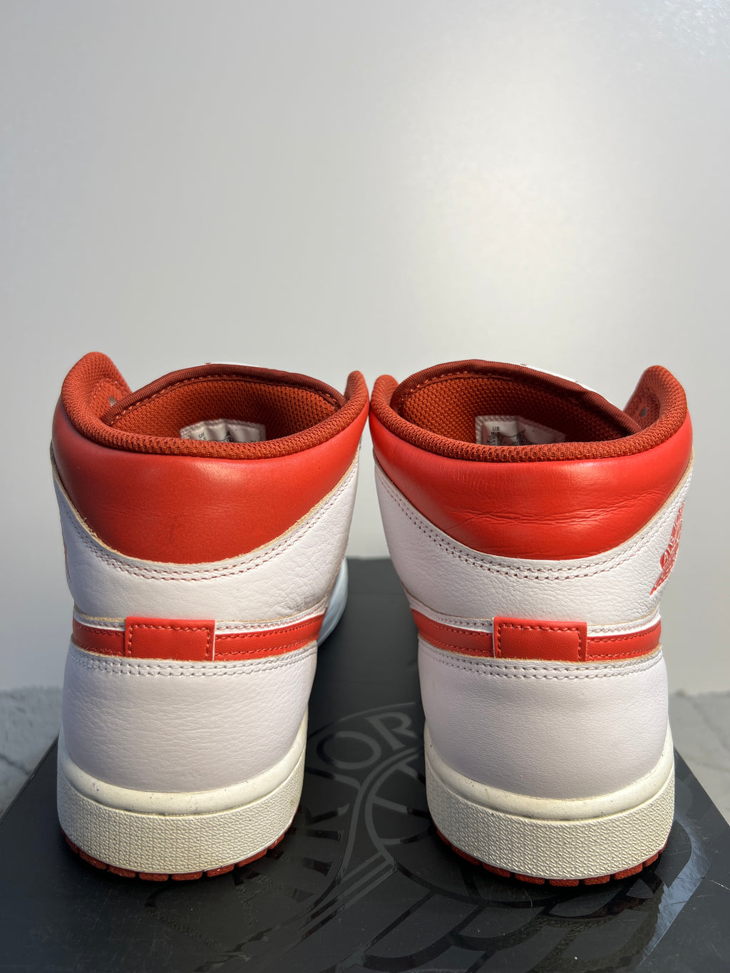 NIKE AIR JORDAN 1 MID "DUNE RED"