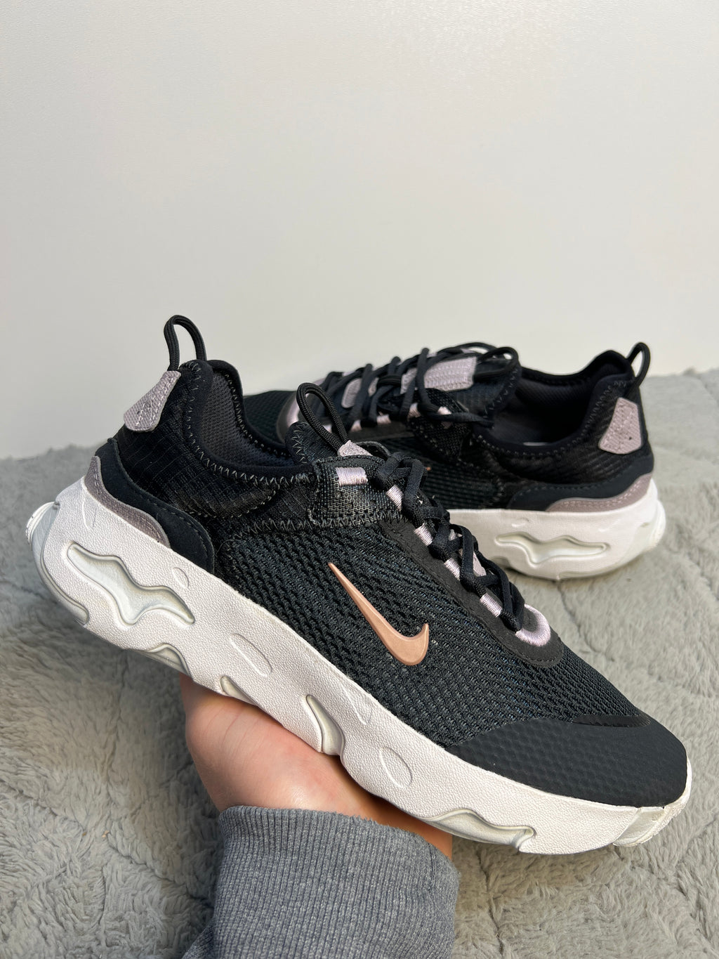 NIKE REACT LIVE