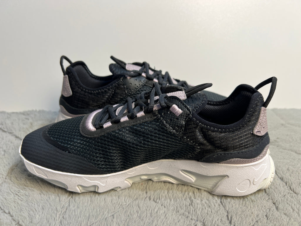 NIKE REACT LIVE