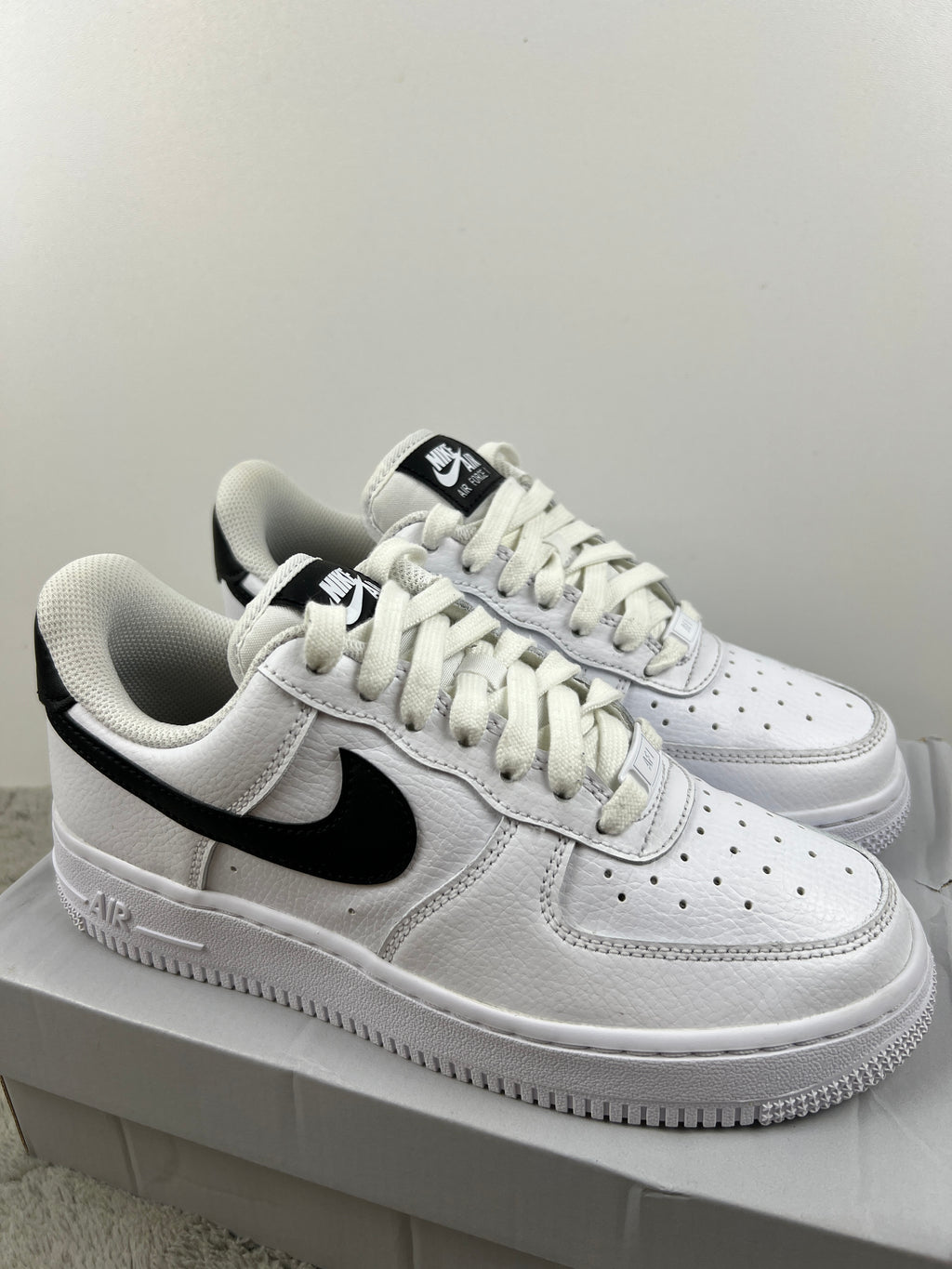 NIKE AIR FORCE 1