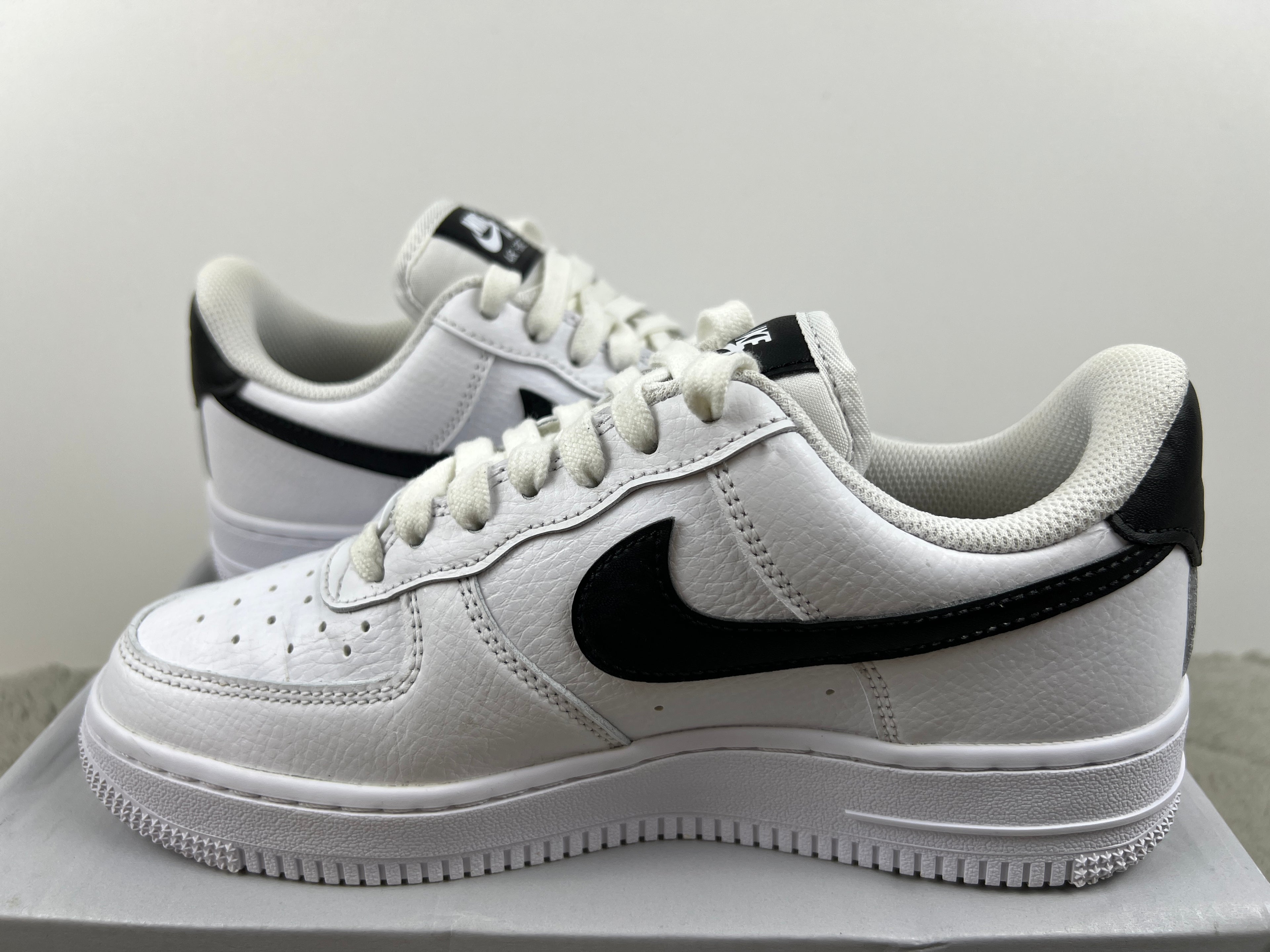 NIKE AIR FORCE 1