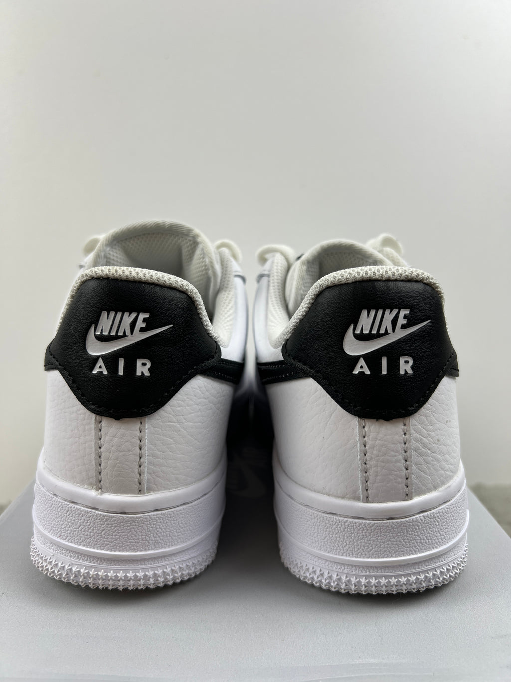 NIKE AIR FORCE 1