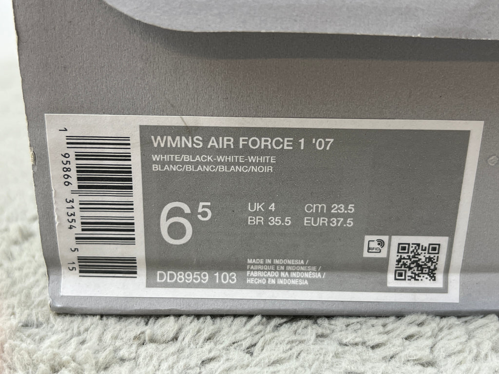 NIKE AIR FORCE 1