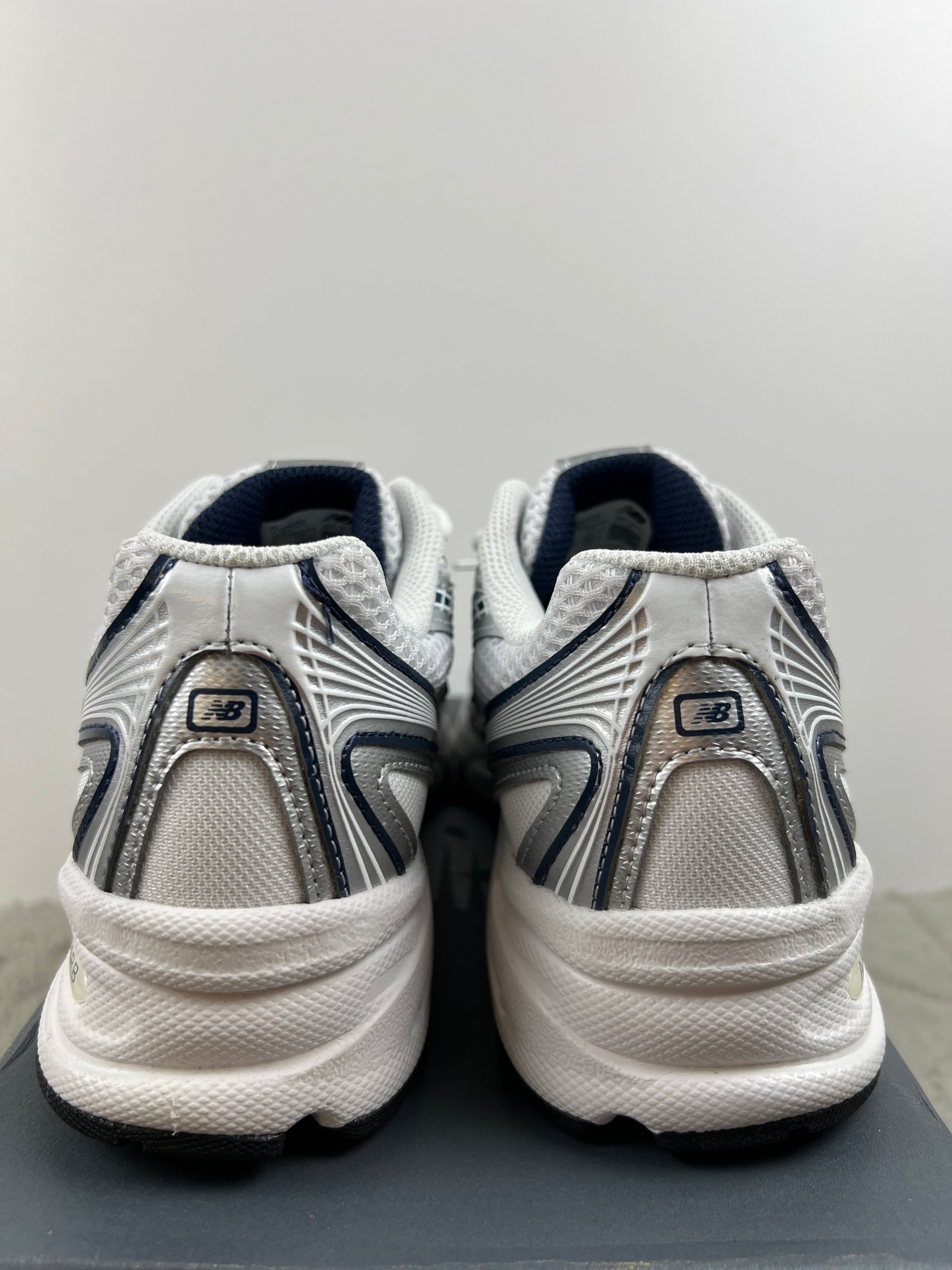NEW BALANCE U740WN2