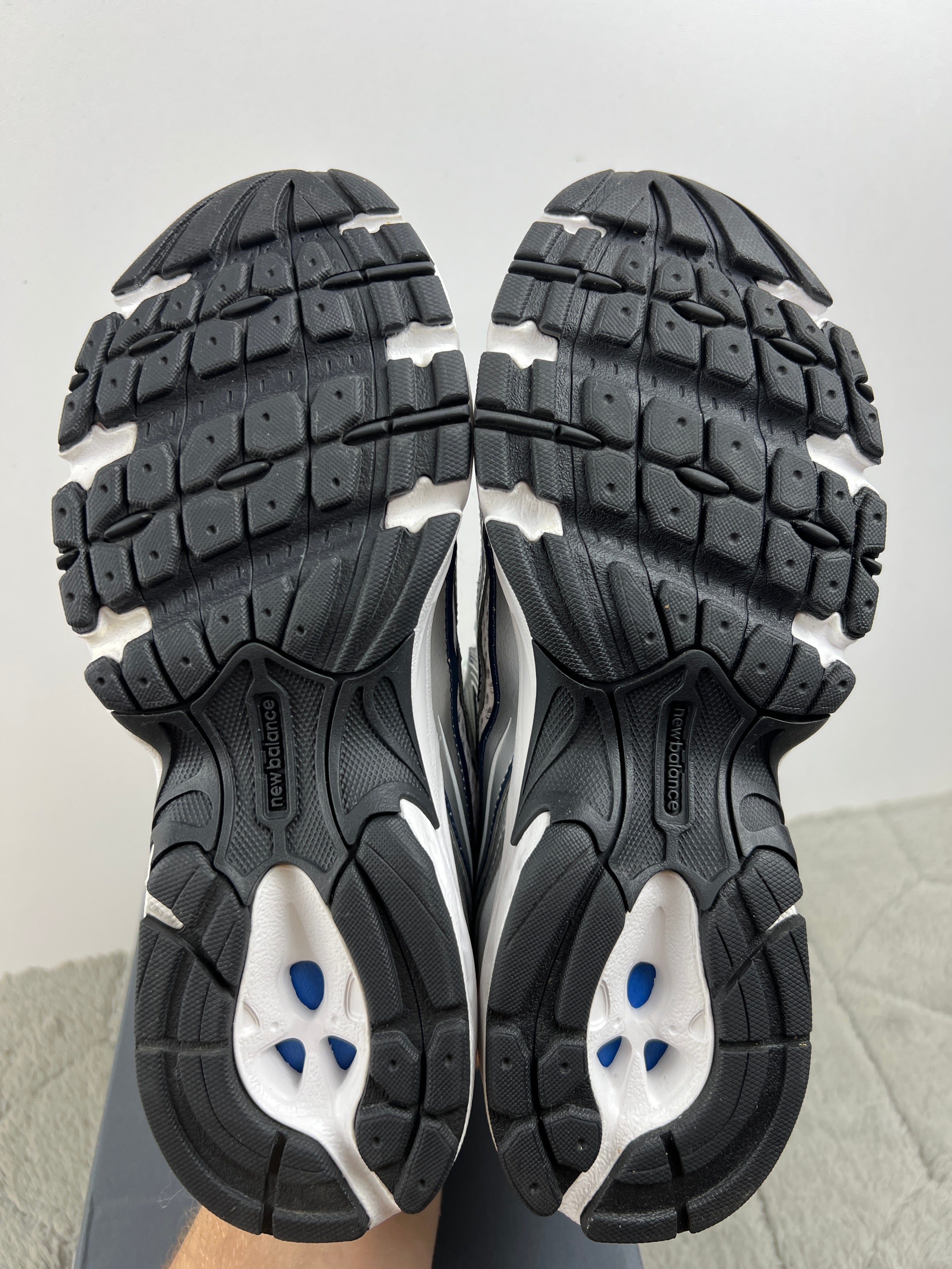 NEW BALANCE U740WN2