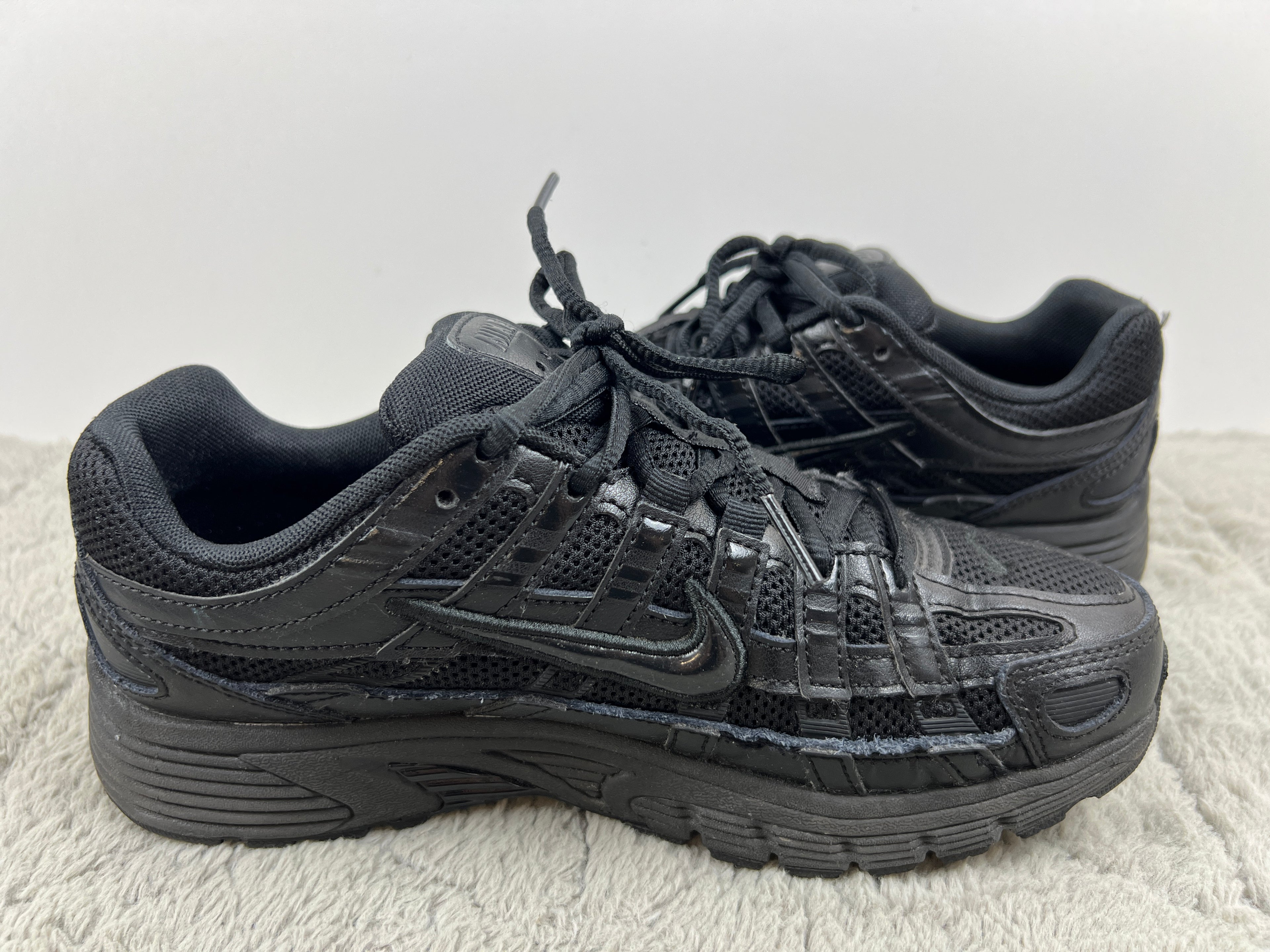NIKE P-6000