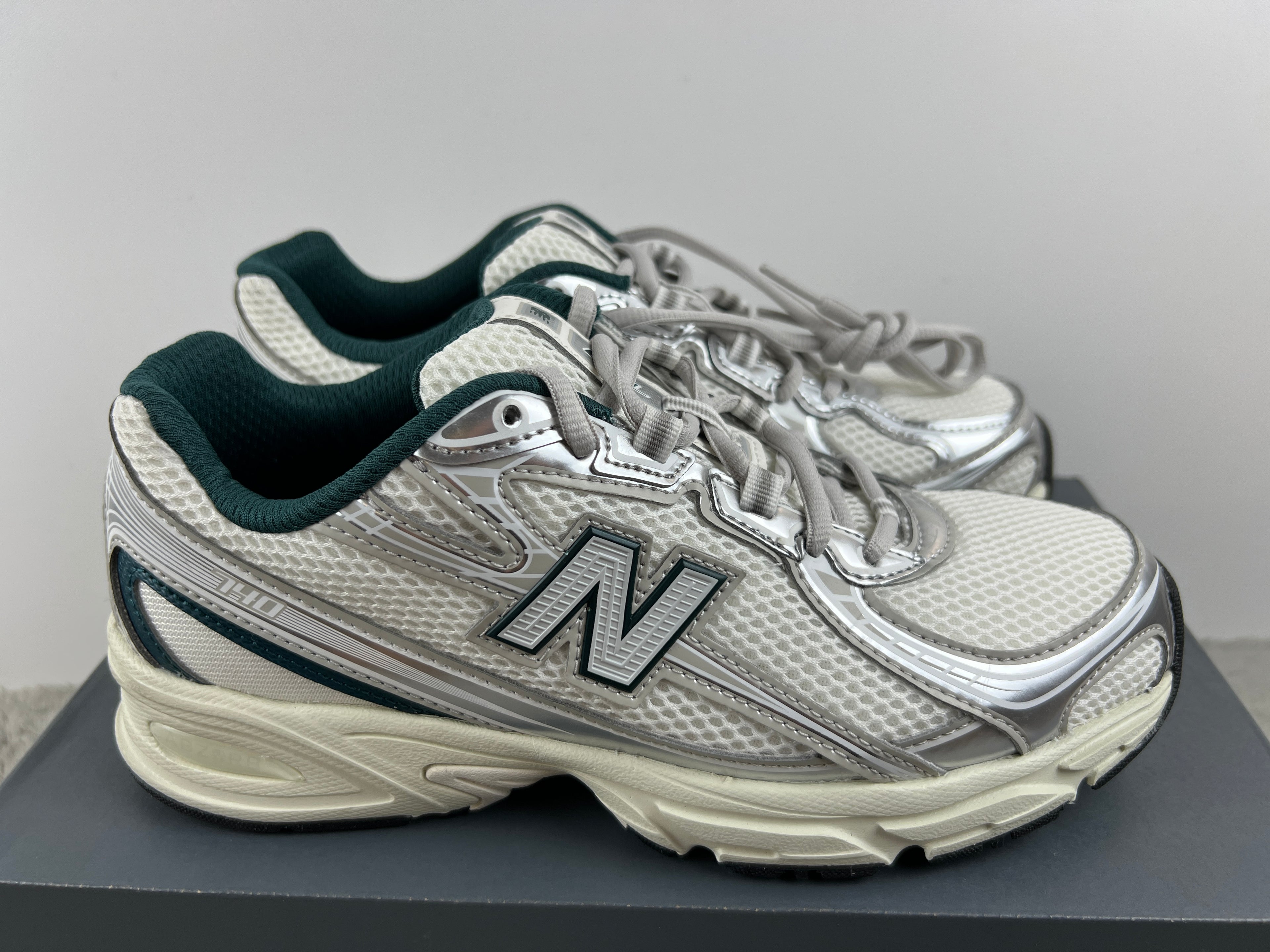 NEW BALANCE U7402EL