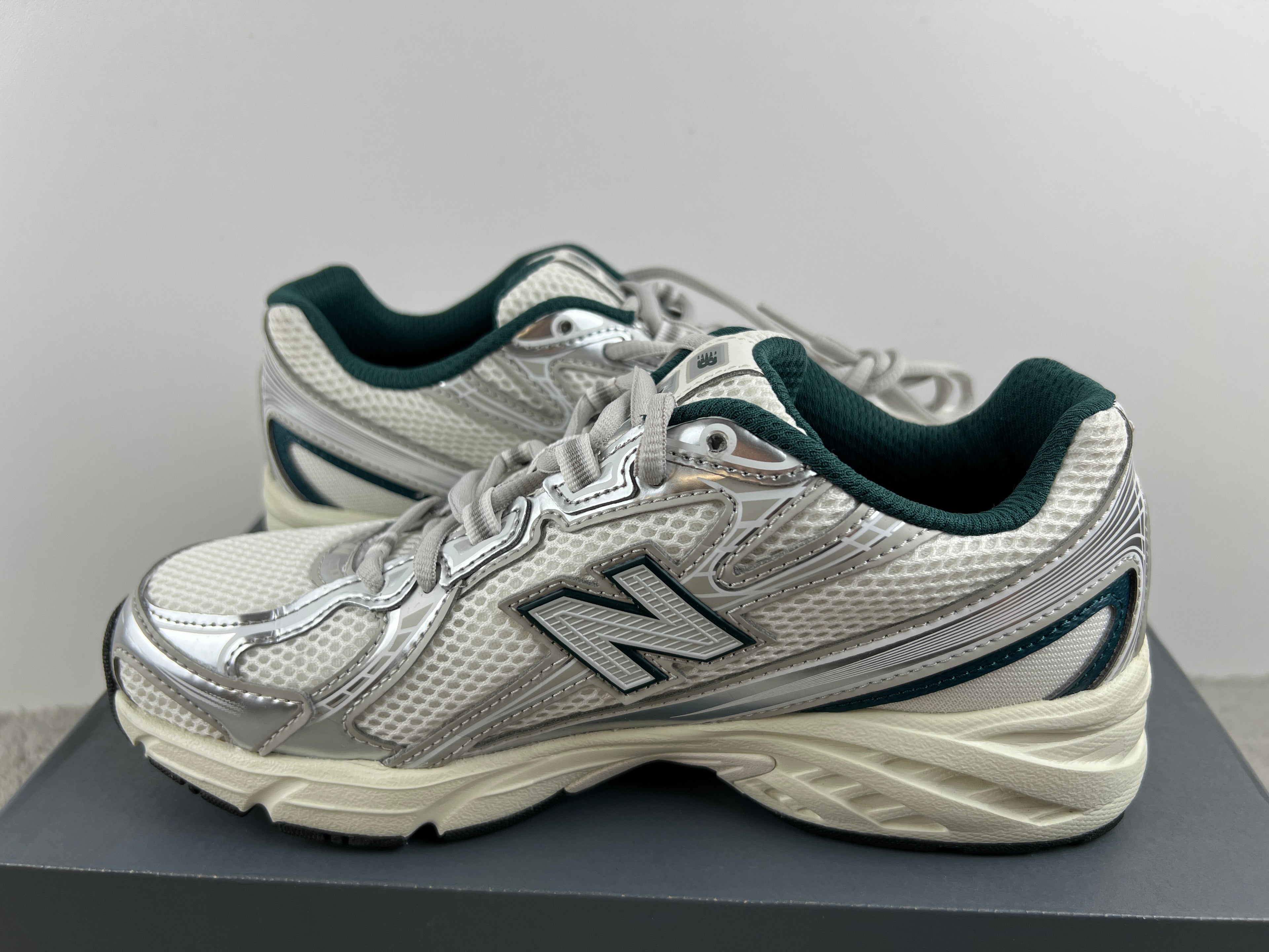 NEW BALANCE U7402EL