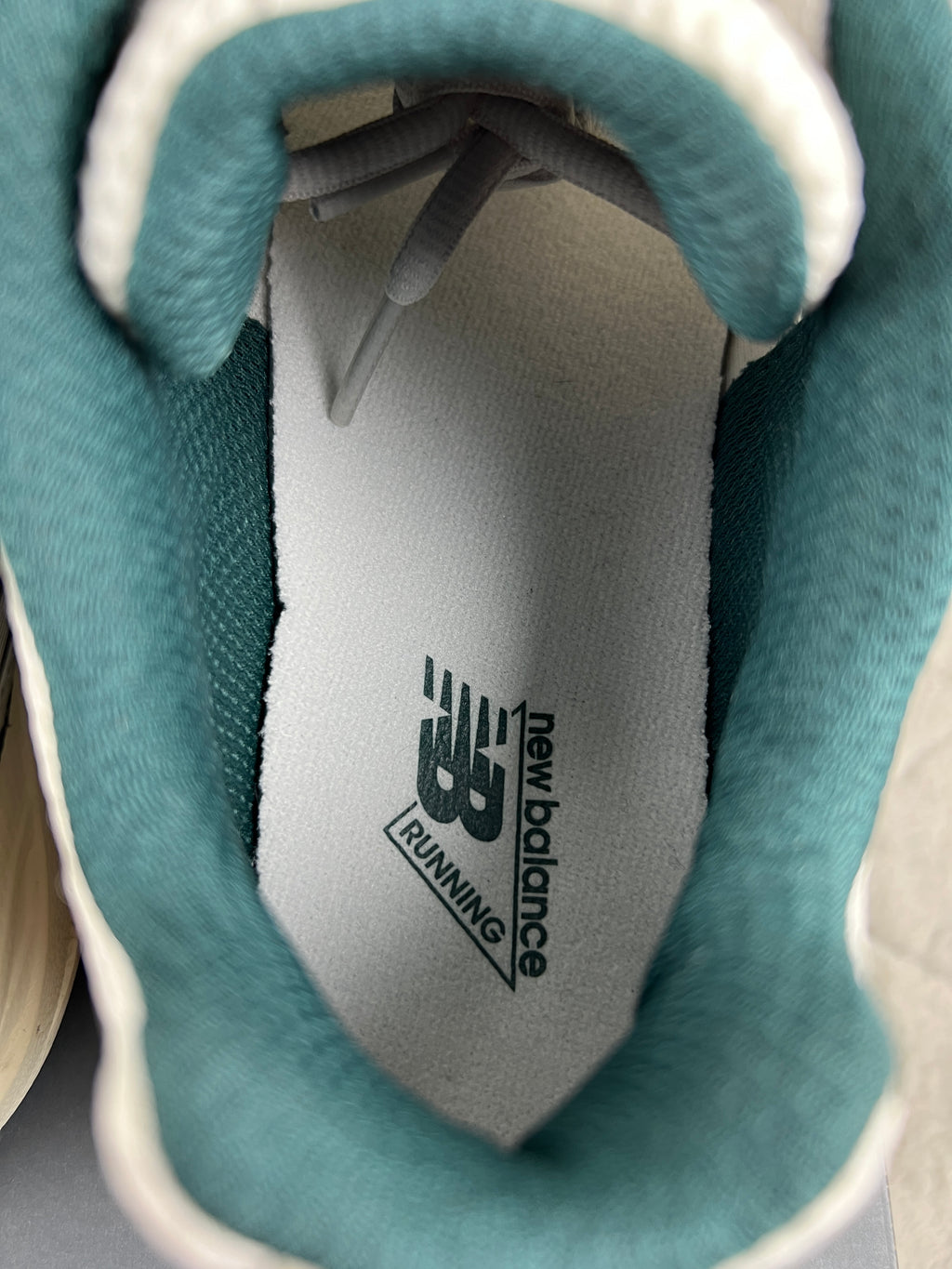 NEW BALANCE U7402EL