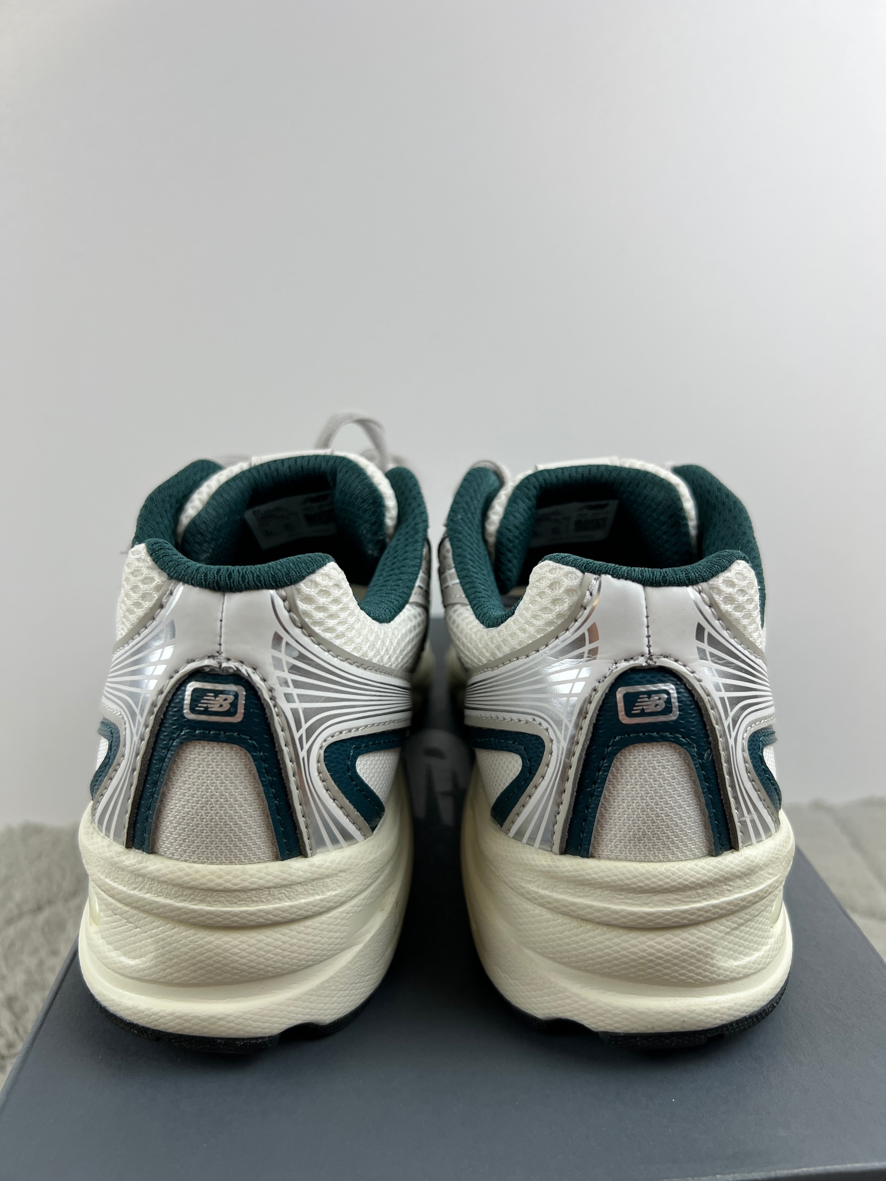 NEW BALANCE U7402EL