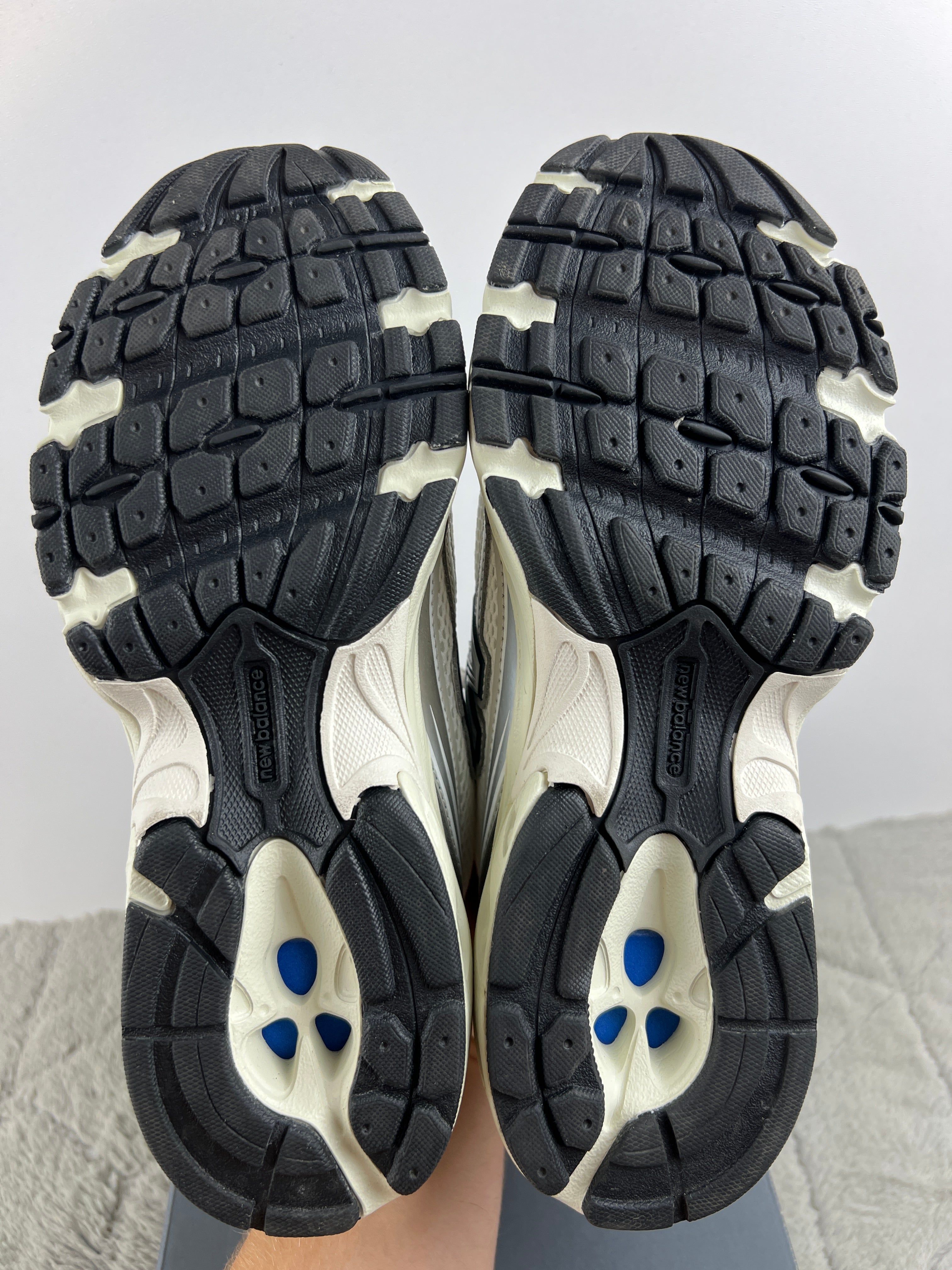 NEW BALANCE U7402EL
