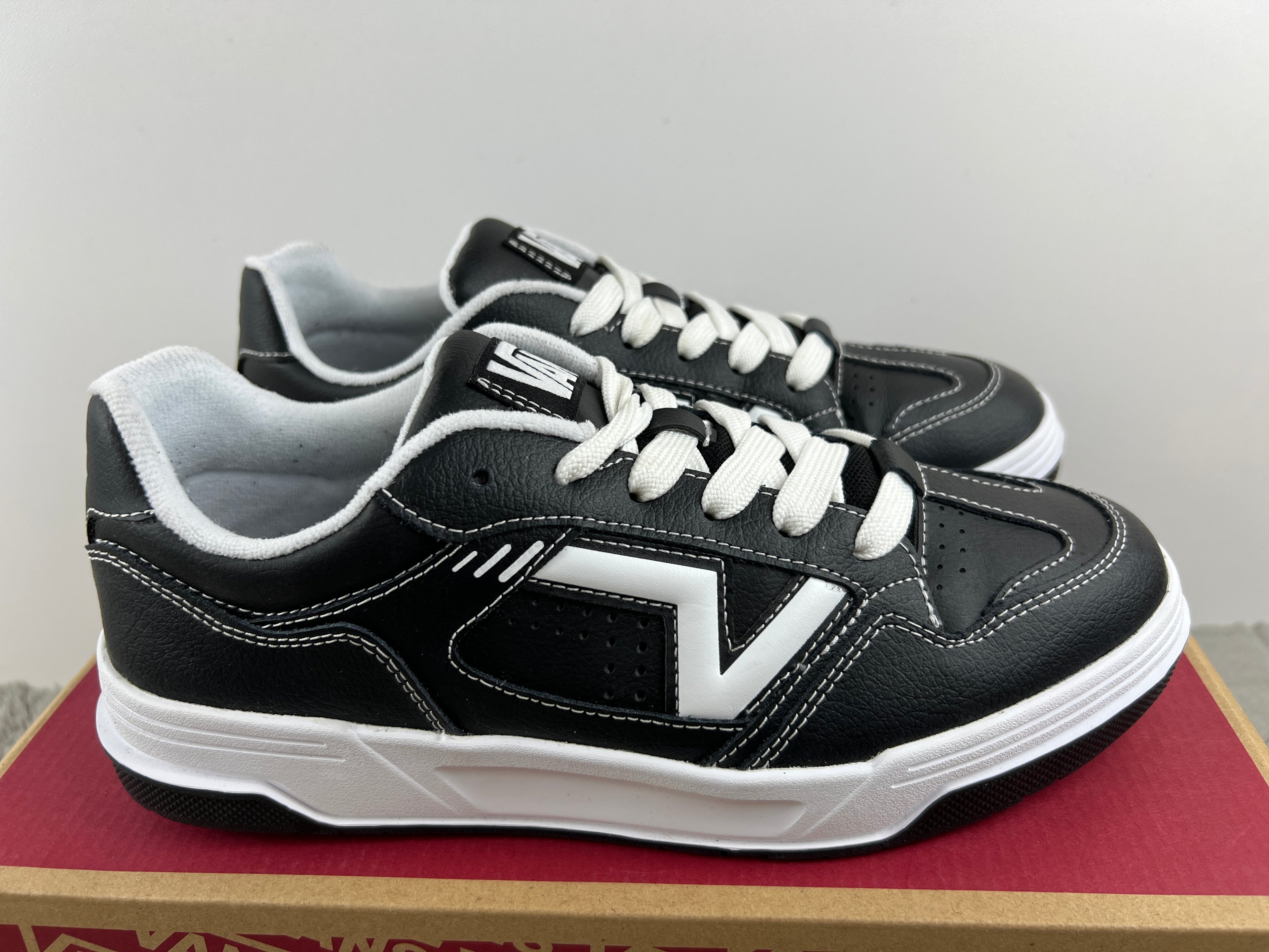 VANS UPLAND