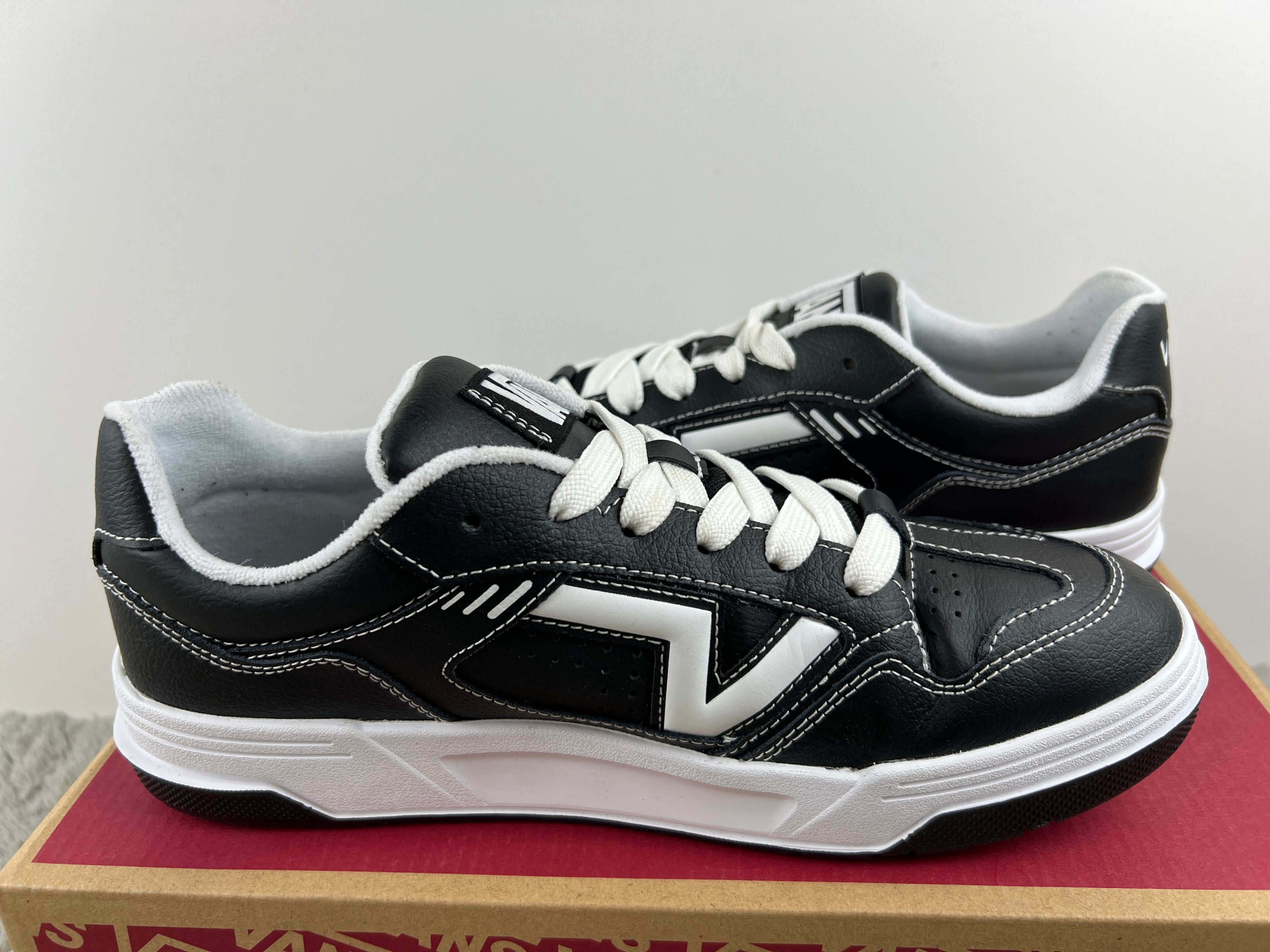 VANS UPLAND