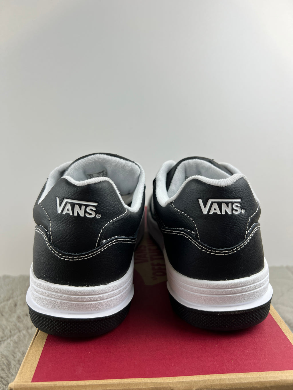 VANS UPLAND