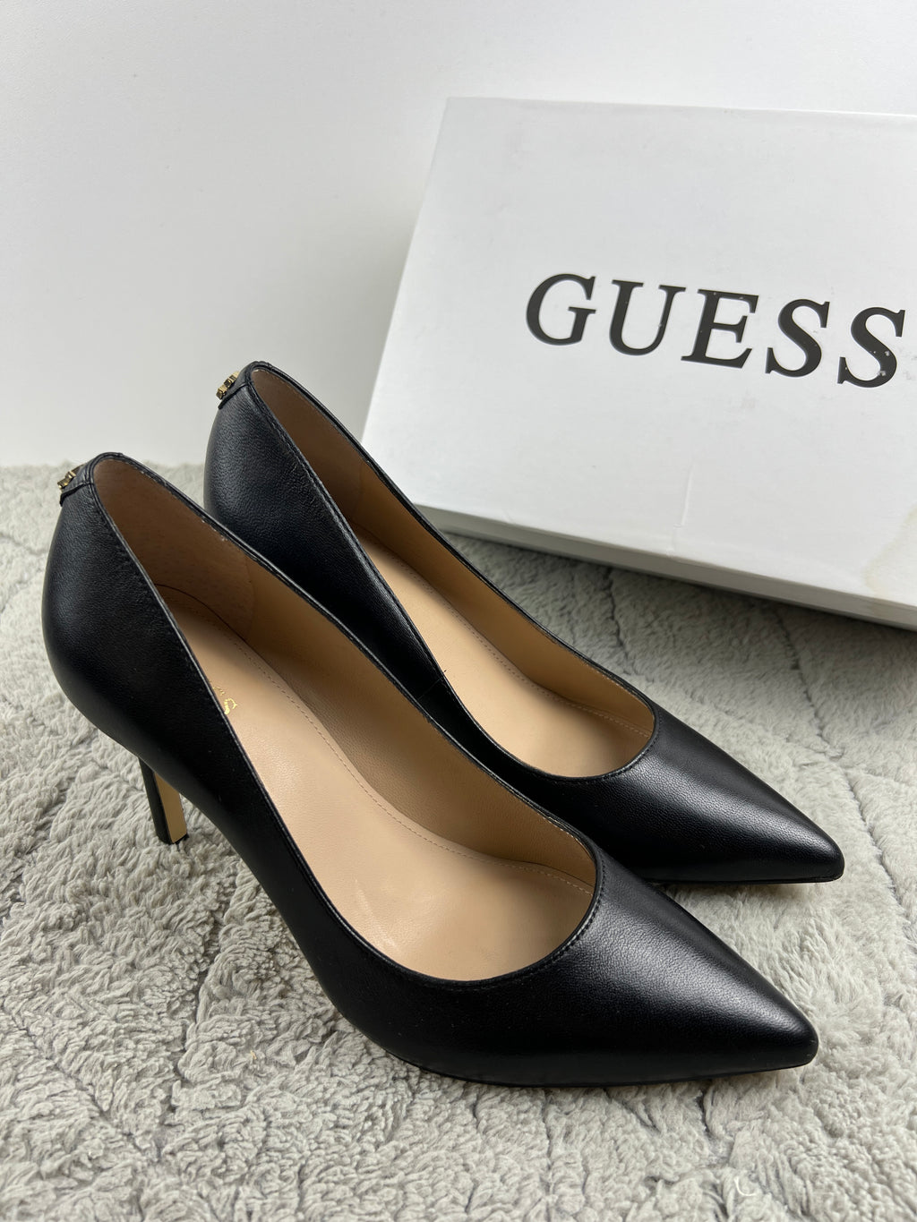 GUESS HEELS