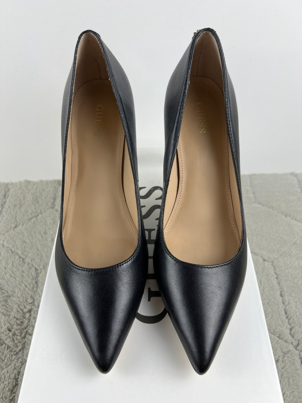 GUESS HEELS