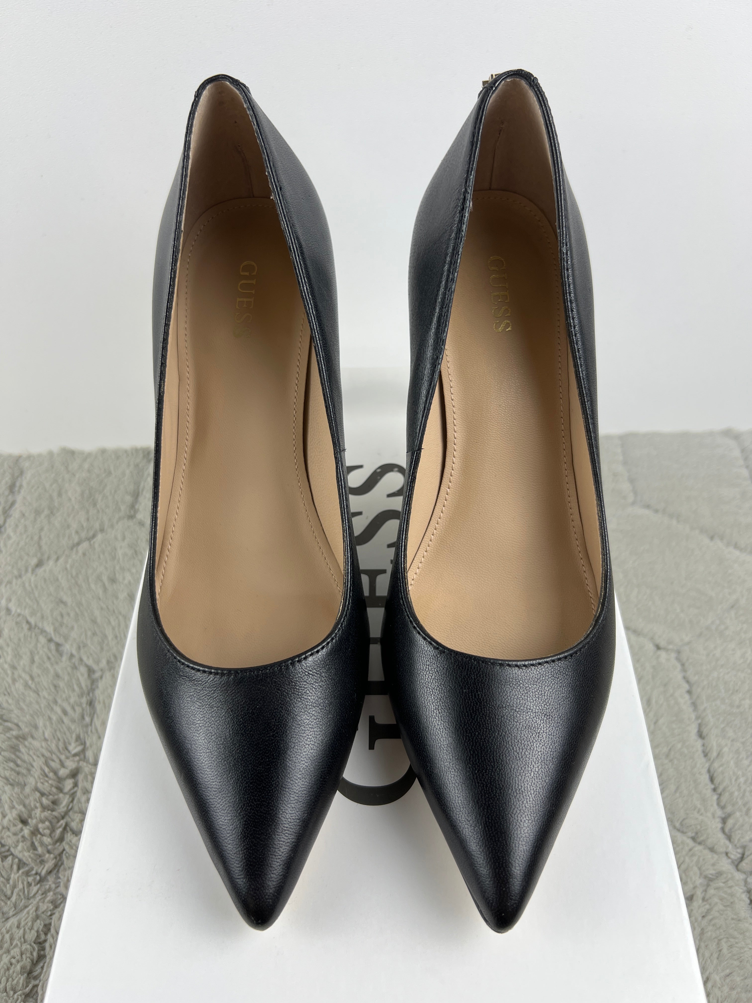 GUESS HEELS