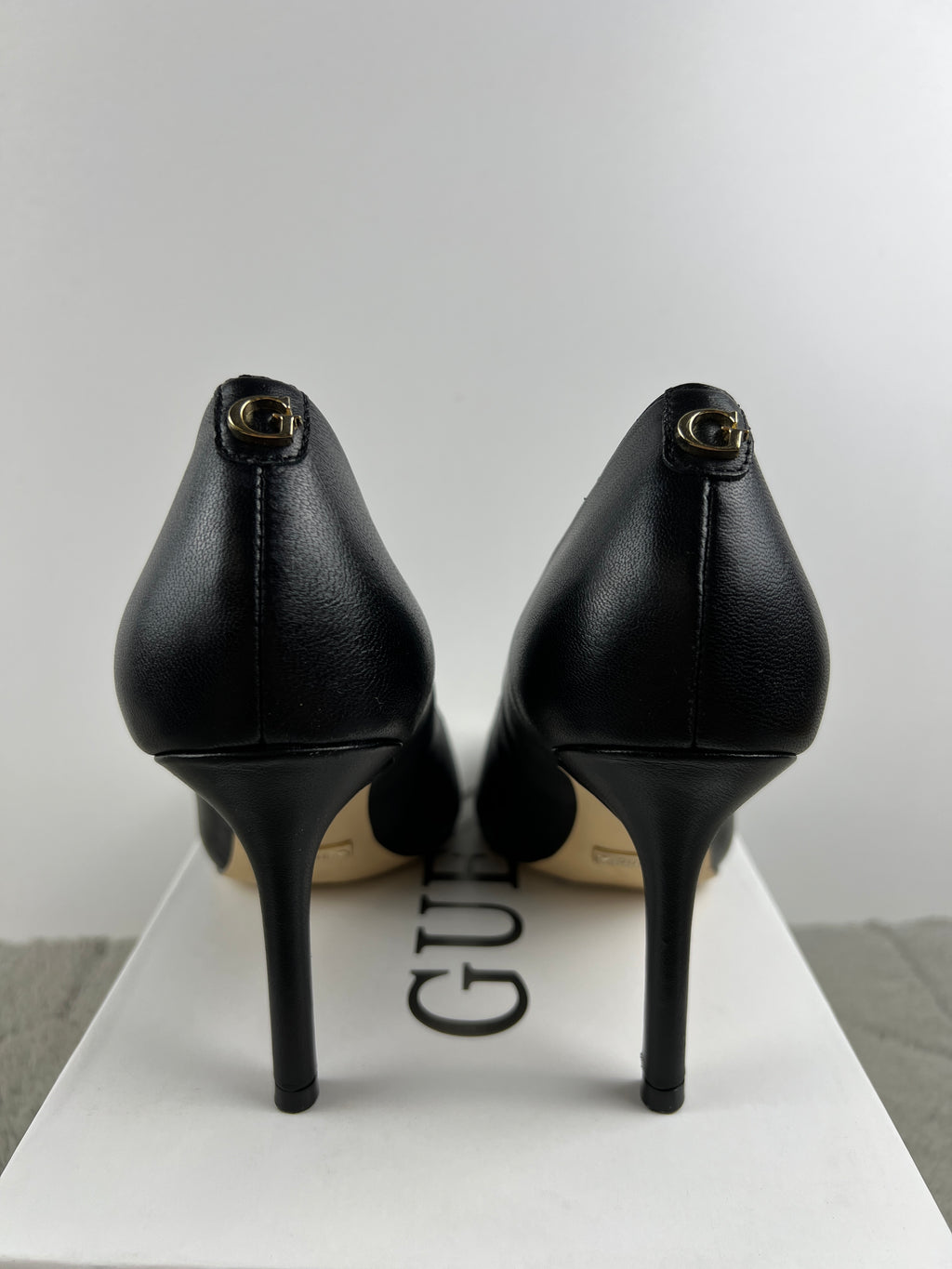 GUESS HEELS