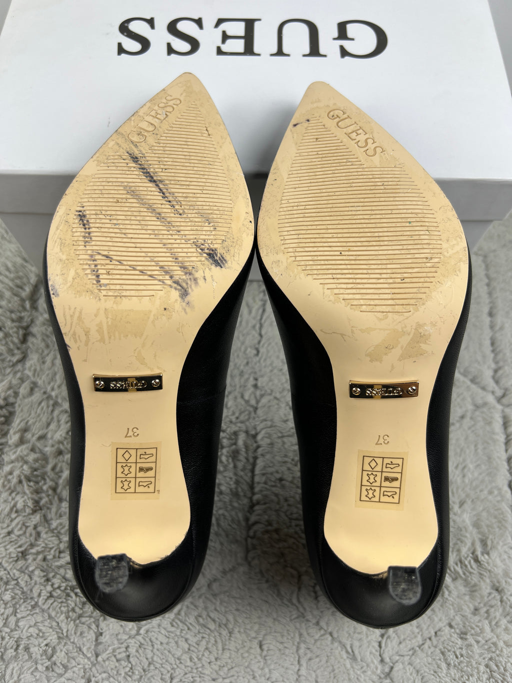GUESS HEELS