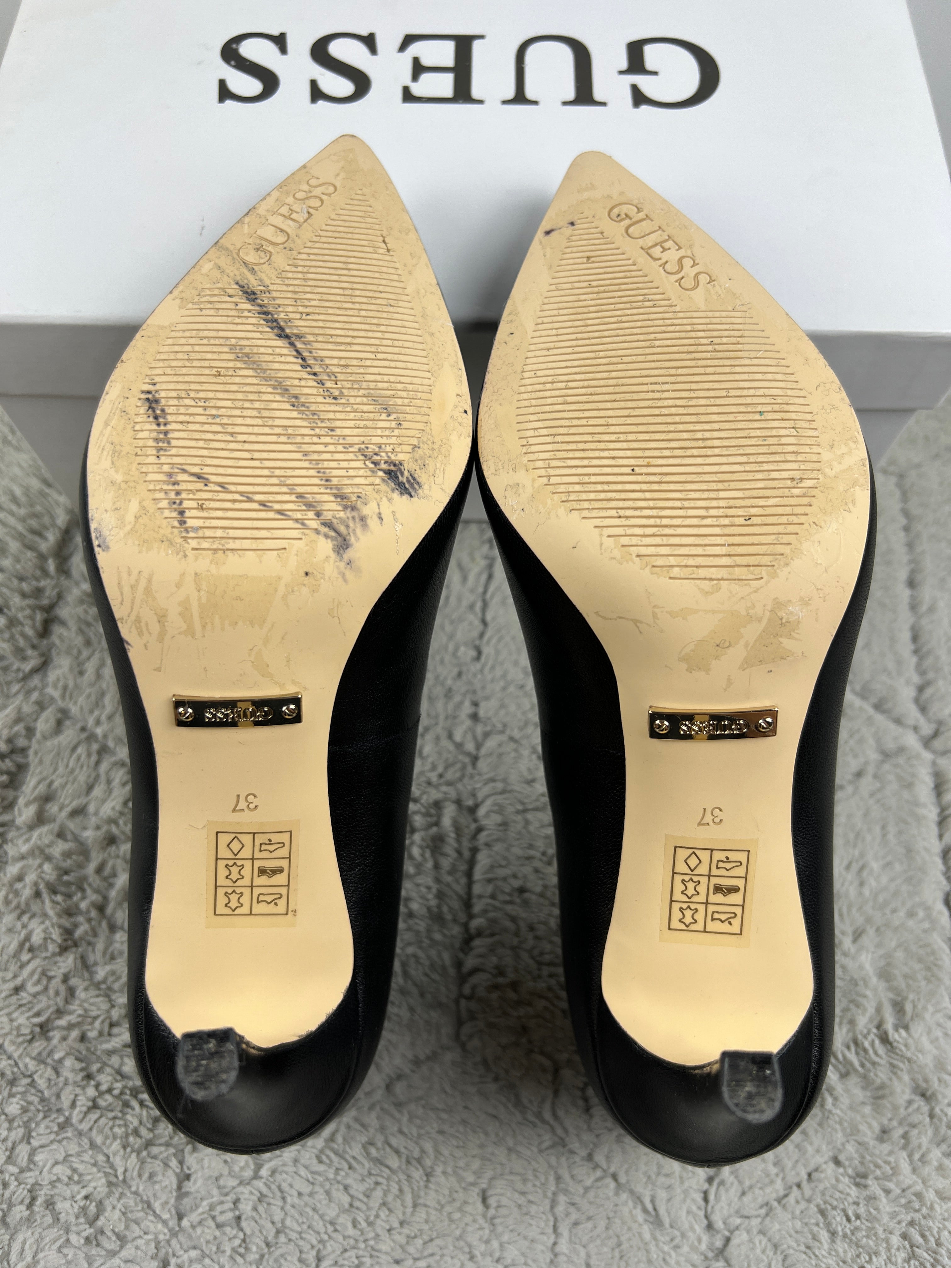 GUESS HEELS