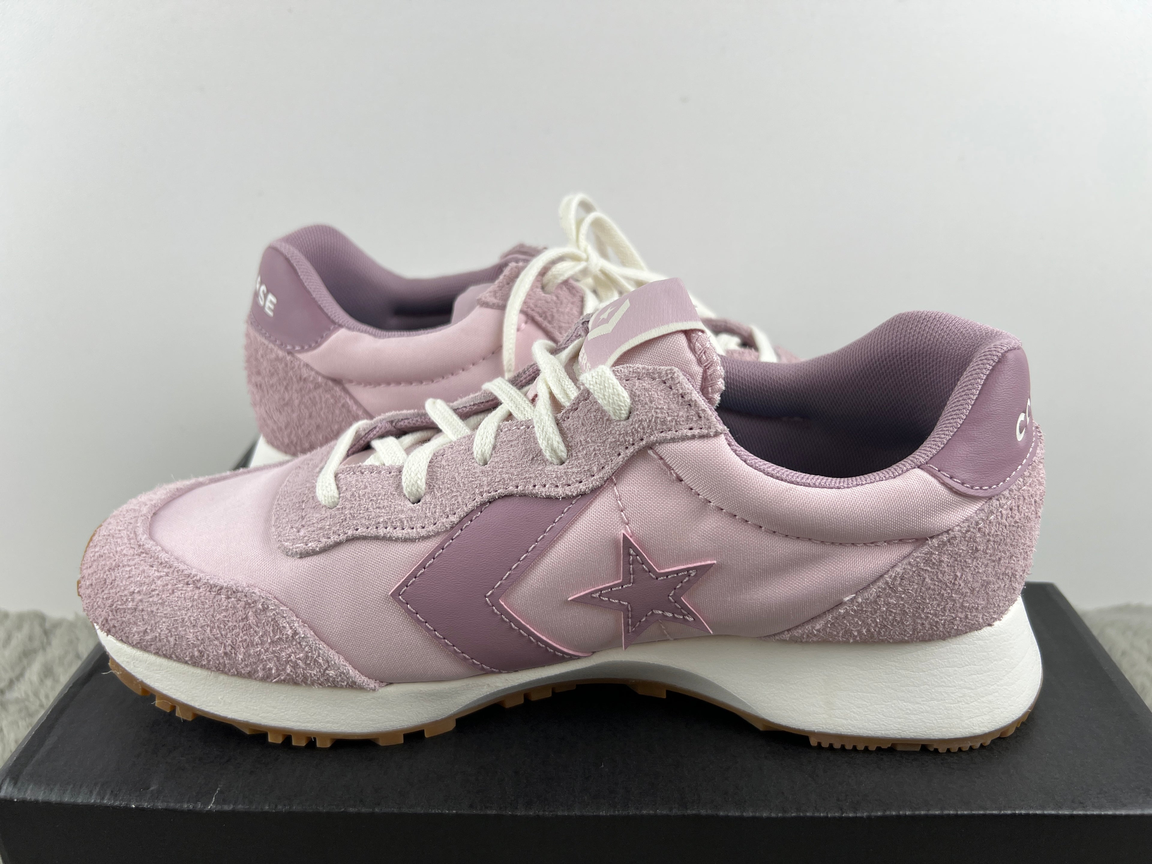 CONVERSE OMEGA TRAINER OX